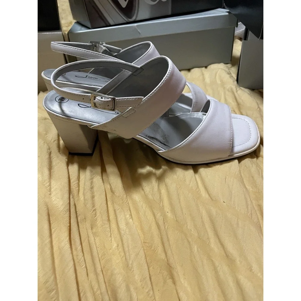 Fioni Women's Open Toe Strappy‎ Heeled Pumps Sandals, White, Size 675, EUC